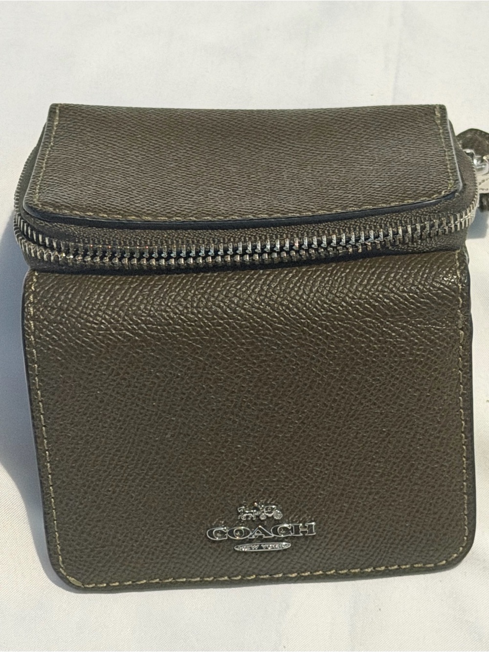 Coach Women’s Olive Green Leather Zip Wallet